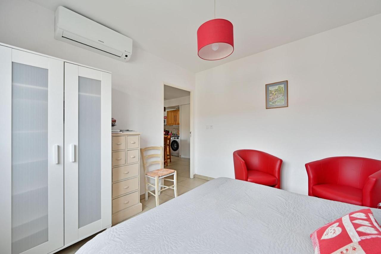 شقة Ilot Coquelicot - Parking Gratuit Securise - Ac Clim - Ascenseur - Balcon LʼIsle-sur-la-Sorgue المظهر الخارجي الصورة